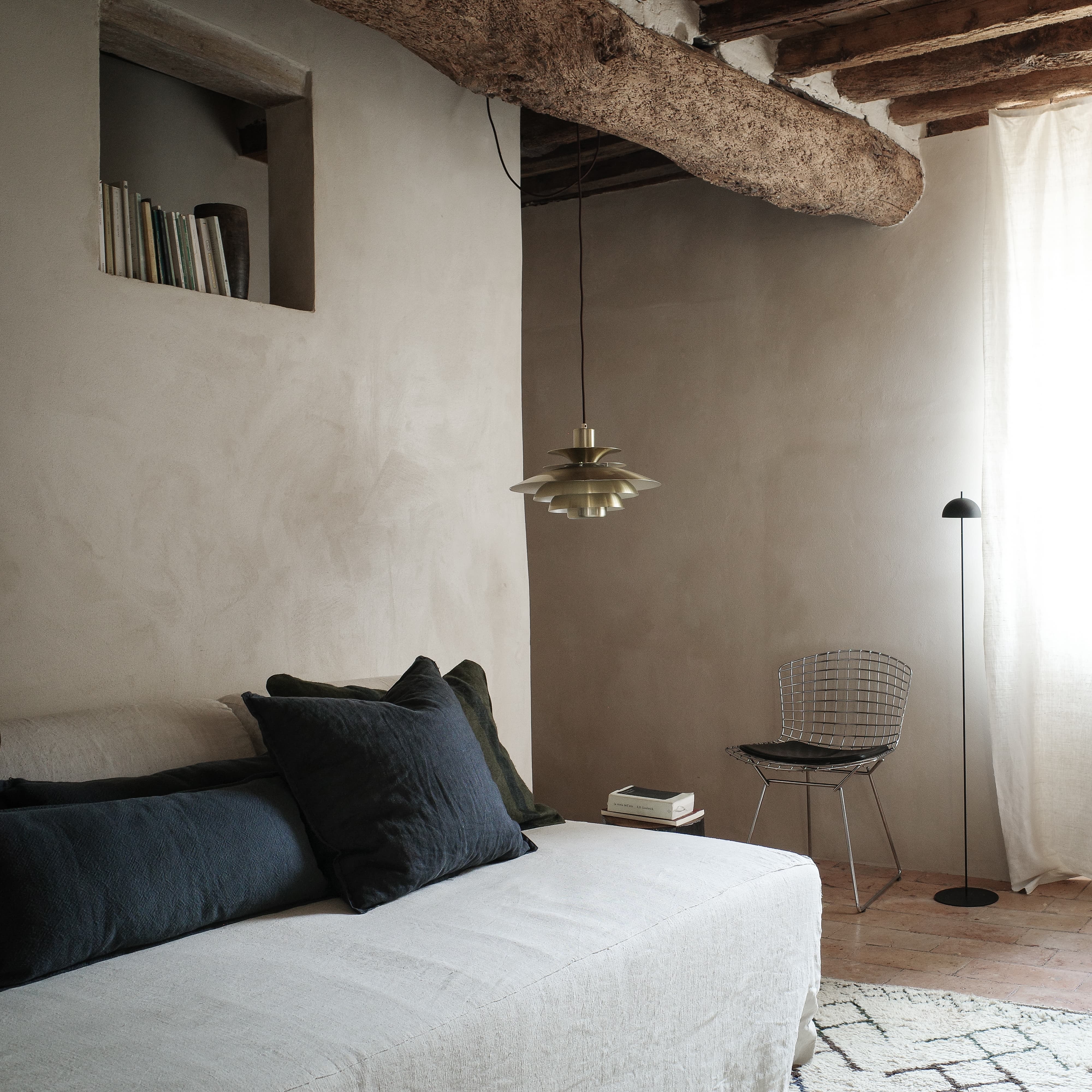 ABITAZIONE PRIVATA 13